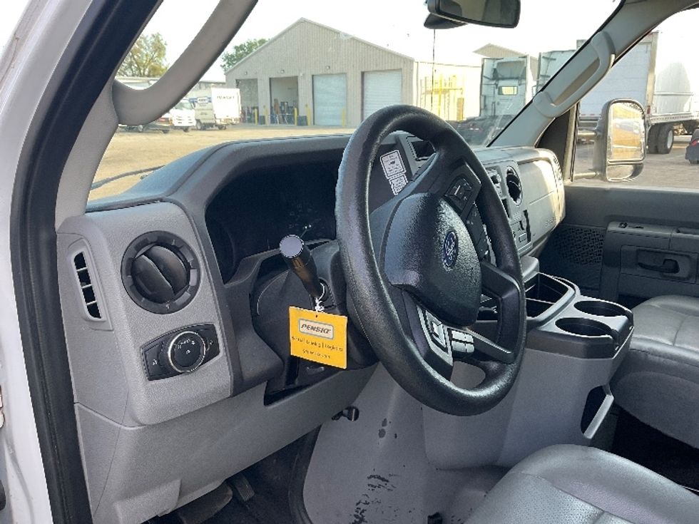 Light Duty Box Truck-Light and Medium Duty Trucks-Ford-2022-E350-Pompano Beach-FL-63,577\n\t\tmiles-$ 37,500 - Image 17