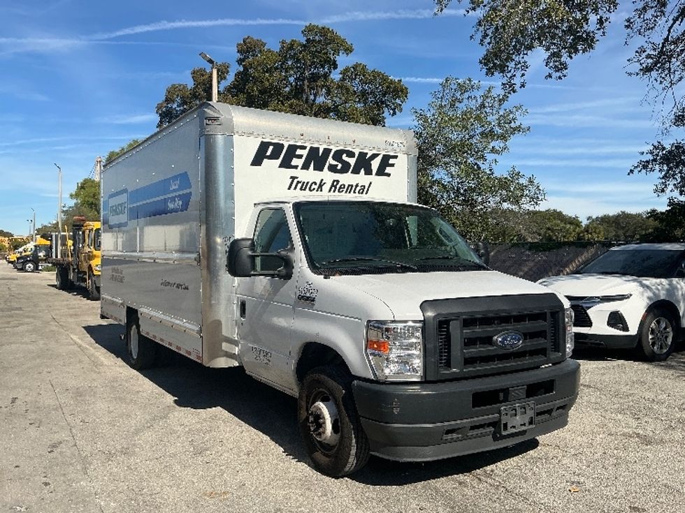 Light Duty Box Truck-Light and Medium Duty Trucks-Ford-2022-E350-Pompano Beach-FL-96,799\n\t\tmiles-$ 32,750 - Image 1