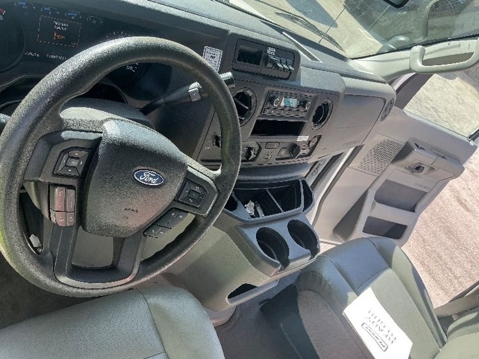 Light Duty Box Truck-Light and Medium Duty Trucks-Ford-2022-E350-Pompano Beach-FL-96,799\n\t\tmiles-$ 32,750 - Image 18