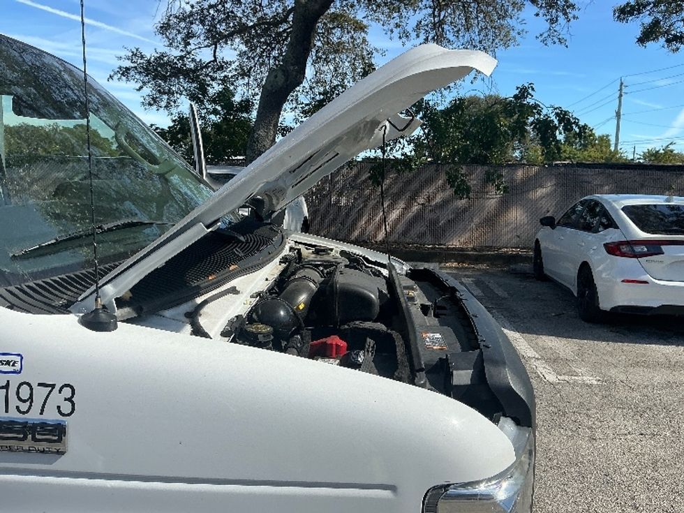 Light Duty Box Truck-Light and Medium Duty Trucks-Ford-2022-E350-Pompano Beach-FL-96,799\n\t\tmiles-$ 32,750 - Image 23