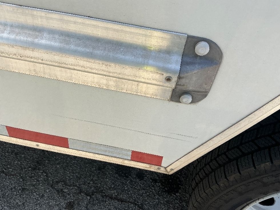 Light Duty Box Truck-Light and Medium Duty Trucks-Ford-2022-E350-Pompano Beach-FL-96,799\n\t\tmiles-$ 32,750 - Image 30