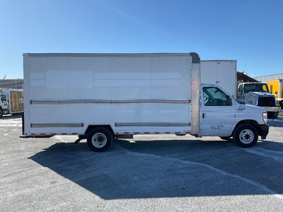 Light Duty Box Truck-Light and Medium Duty Trucks-Ford-2022-E350-Poplar Bluff-MO-107,405\n\t\tmiles-$ 29,250 - Image 14