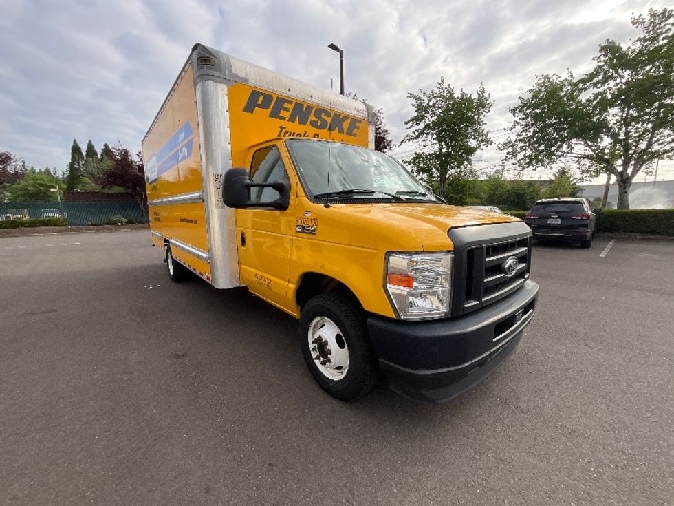 Light Duty Box Truck-Light and Medium Duty Trucks-Ford-2022-E350-Portland-OR-113,045\n\t\tmiles-$ 24,750 - Image 1