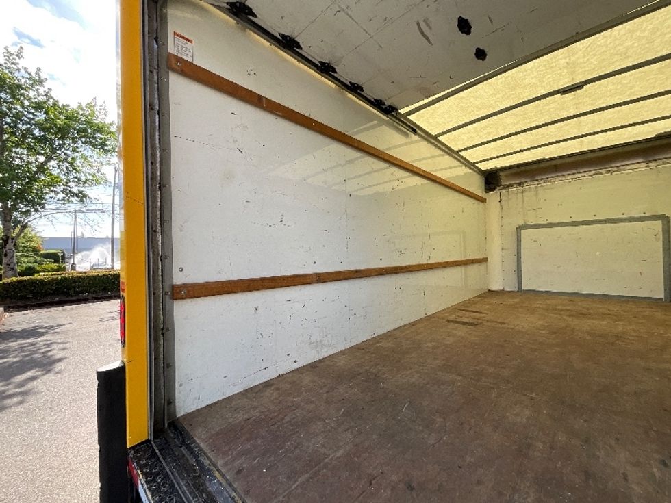 Light Duty Box Truck-Light and Medium Duty Trucks-Ford-2022-E350-Portland-OR-113,045\n\t\tmiles-$ 24,750 - Image 10