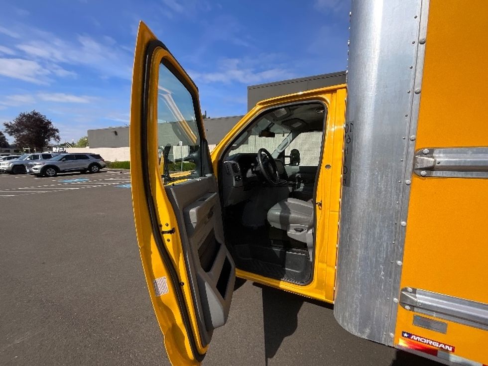 Light Duty Box Truck-Light and Medium Duty Trucks-Ford-2022-E350-Portland-OR-113,045\n\t\tmiles-$ 24,750 - Image 15