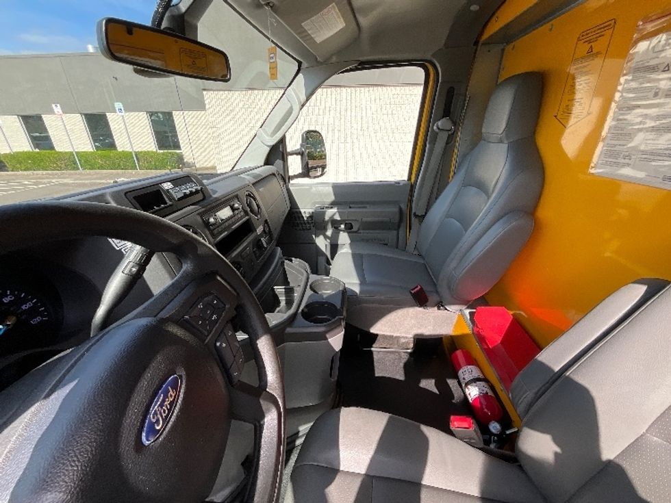 Light Duty Box Truck-Light and Medium Duty Trucks-Ford-2022-E350-Portland-OR-113,045\n\t\tmiles-$ 24,750 - Image 18