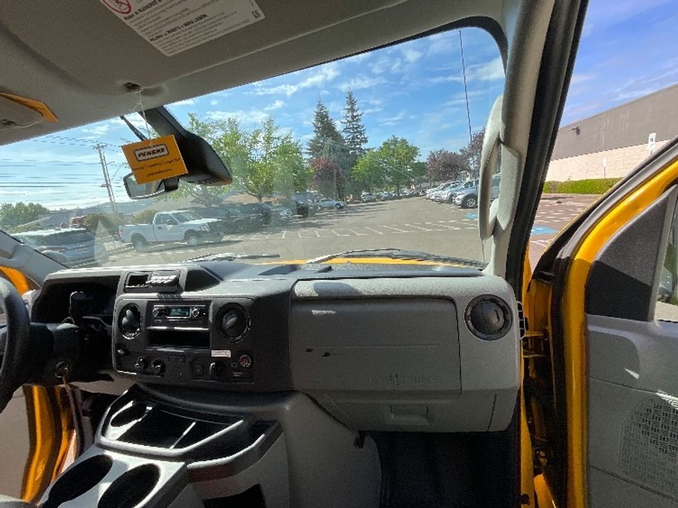 Light Duty Box Truck-Light and Medium Duty Trucks-Ford-2022-E350-Portland-OR-113,045\n\t\tmiles-$ 24,750 - Image 20