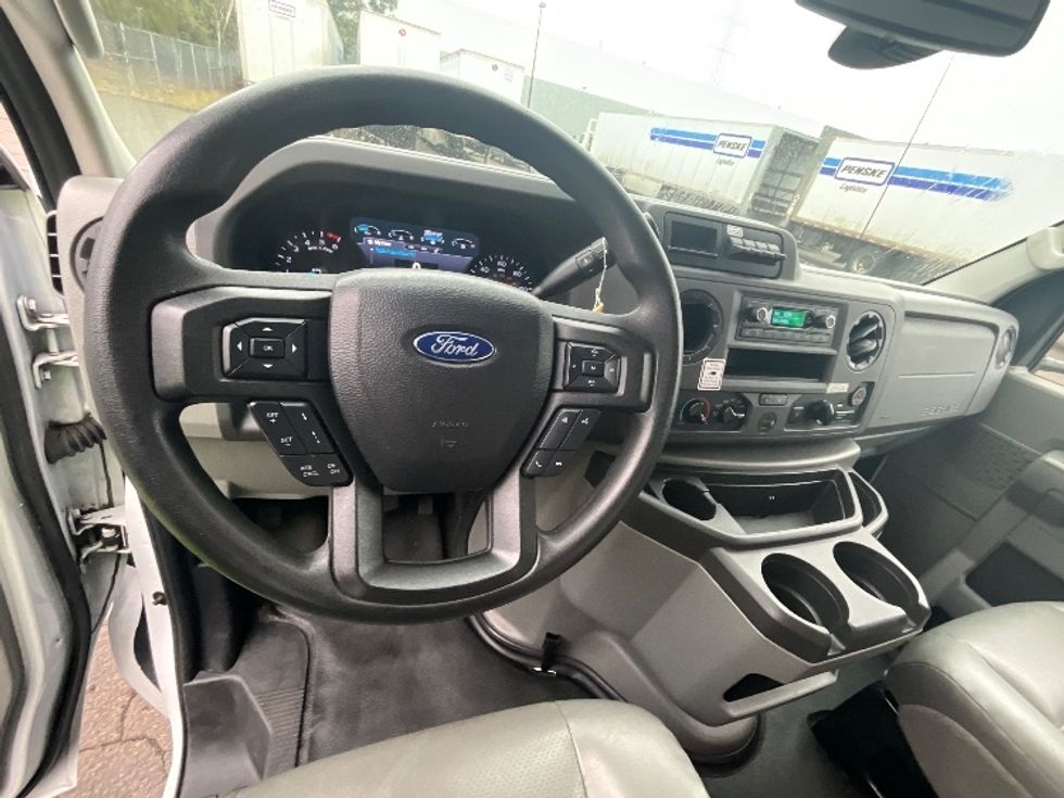 Light Duty Box Truck-Light and Medium Duty Trucks-Ford-2022-E350-Portland-OR-72,372\n\t\tmiles-$ 43,000 - Image 18