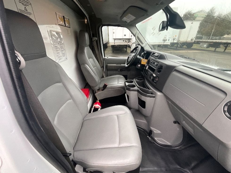 Light Duty Box Truck-Light and Medium Duty Trucks-Ford-2022-E350-Portland-OR-72,372\n\t\tmiles-$ 43,000 - Image 22