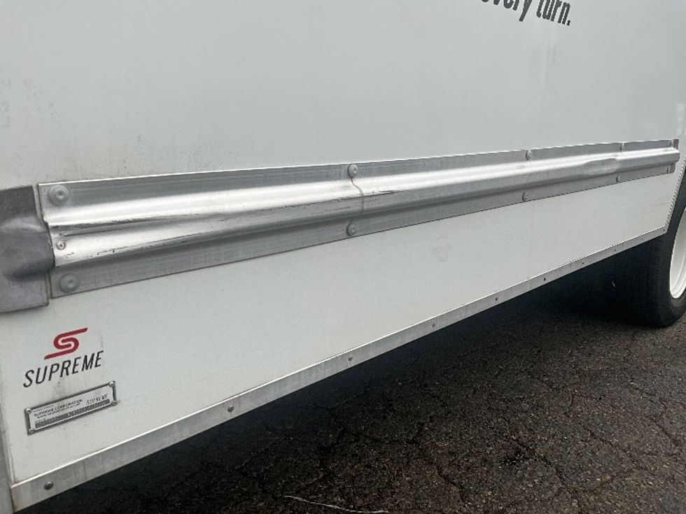 Light Duty Box Truck-Light and Medium Duty Trucks-Ford-2022-E350-Portland-OR-72,372\n\t\tmiles-$ 43,000 - Image 28