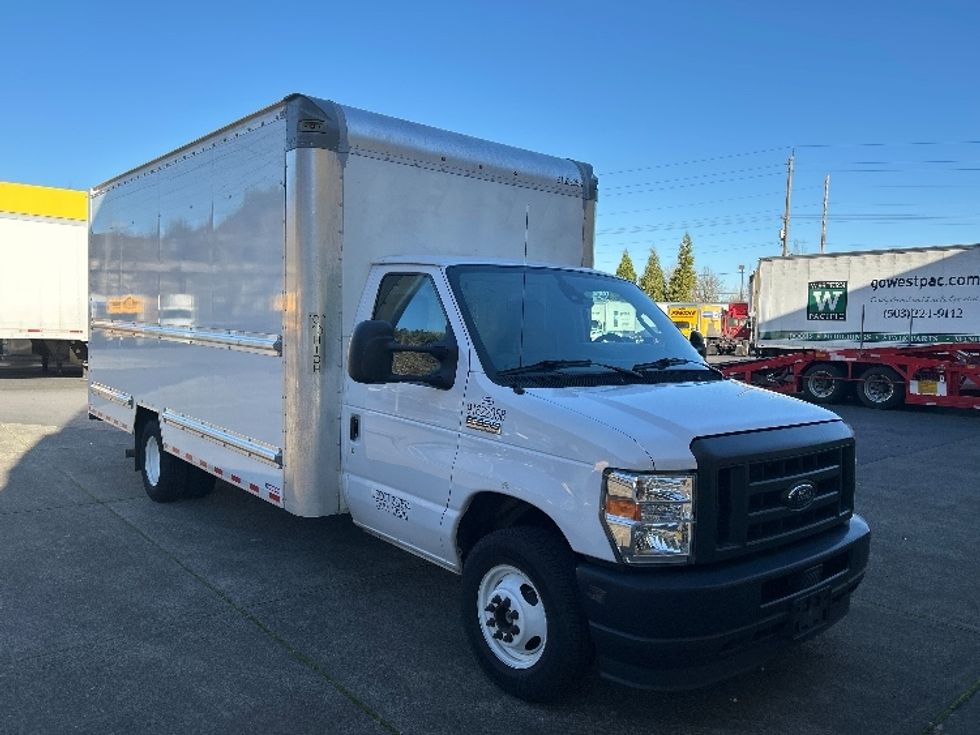 Light Duty Box Truck-Light and Medium Duty Trucks-Ford-2022-E350-Portland-OR-97,501\n\t\tmiles-$ 32,500 - Image 1