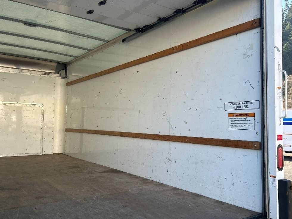 Light Duty Box Truck-Light and Medium Duty Trucks-Ford-2022-E350-Portland-OR-97,501\n\t\tmiles-$ 32,500 - Image 11