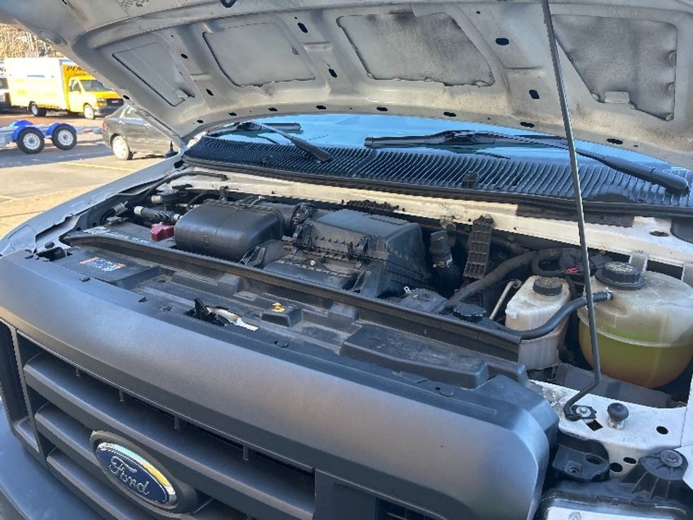 Light Duty Box Truck-Light and Medium Duty Trucks-Ford-2022-E350-Portland-OR-97,501\n\t\tmiles-$ 32,500 - Image 23