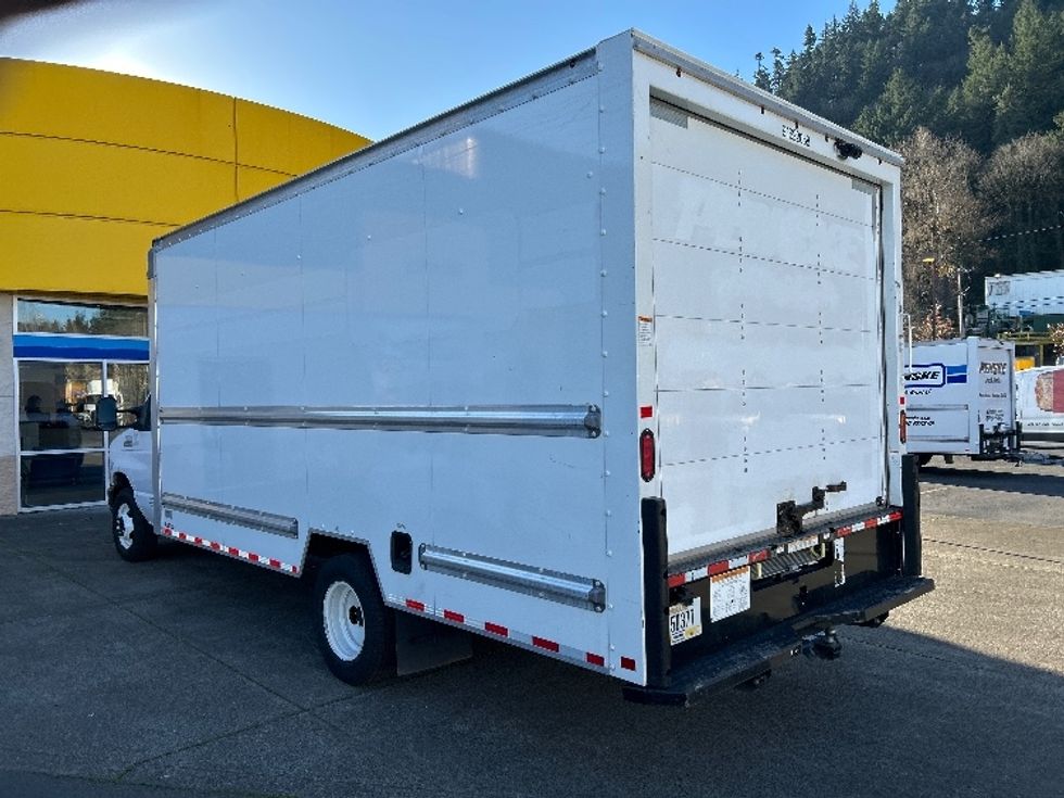 Light Duty Box Truck-Light and Medium Duty Trucks-Ford-2022-E350-Portland-OR-97,501\n\t\tmiles-$ 32,500 - Image 6