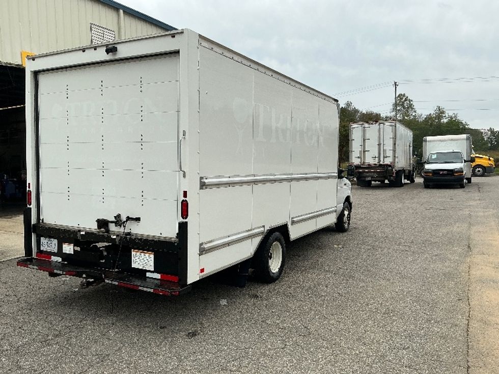 Light Duty Box Truck-Light and Medium Duty Trucks-Ford-2022-E350-Prince George-VA-110,237\n\t\tmiles-$ 30,250 - Image 14