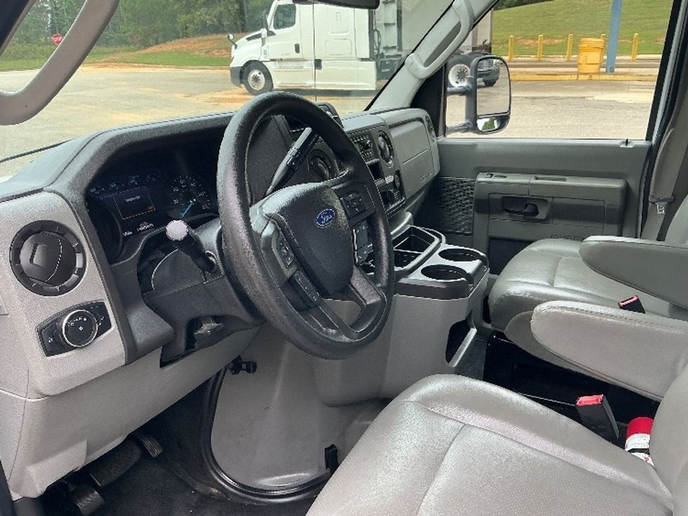 Light Duty Box Truck-Light and Medium Duty Trucks-Ford-2022-E350-Prince George-VA-110,237\n\t\tmiles-$ 30,250 - Image 18