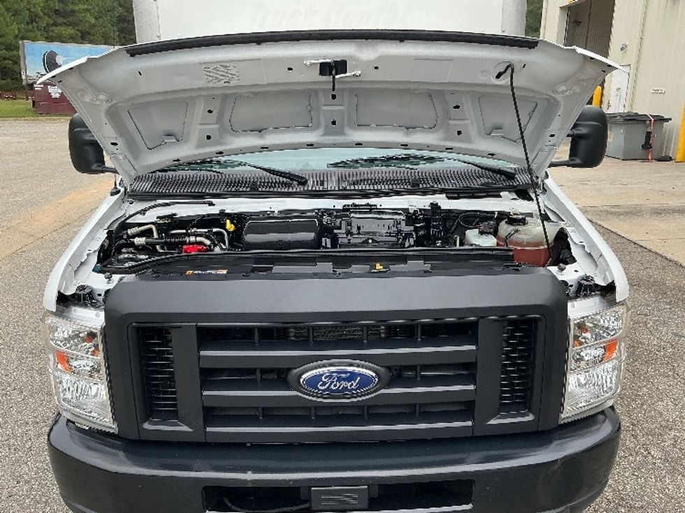 Light Duty Box Truck-Light and Medium Duty Trucks-Ford-2022-E350-Prince George-VA-110,237\n\t\tmiles-$ 30,250 - Image 23