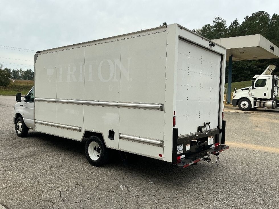 Light Duty Box Truck-Light and Medium Duty Trucks-Ford-2022-E350-Prince George-VA-110,237\n\t\tmiles-$ 30,250 - Image 6