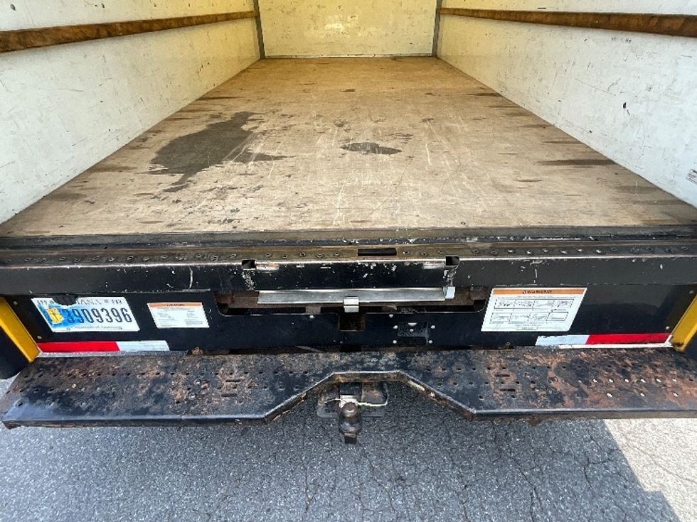 Light Duty Box Truck-Light and Medium Duty Trucks-Ford-2022-E350-Reading-PA-130,133\n\t\tmiles-$ 22,750 - Image 10