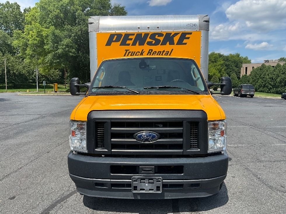 Light Duty Box Truck-Light and Medium Duty Trucks-Ford-2022-E350-Reading-PA-130,133\n\t\tmiles-$ 22,750 - Image 2