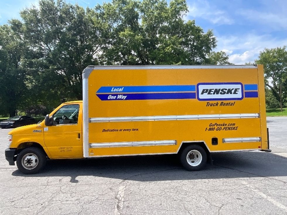 Light Duty Box Truck-Light and Medium Duty Trucks-Ford-2022-E350-Reading-PA-130,133\n\t\tmiles-$ 22,750 - Image 4
