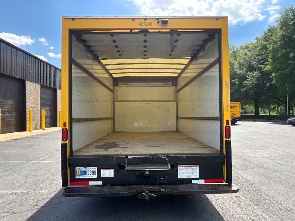 Light Duty Box Truck-Light and Medium Duty Trucks-Ford-2022-E350-Reading-PA-130,133\n\t\tmiles-$ 22,750 - Image 8