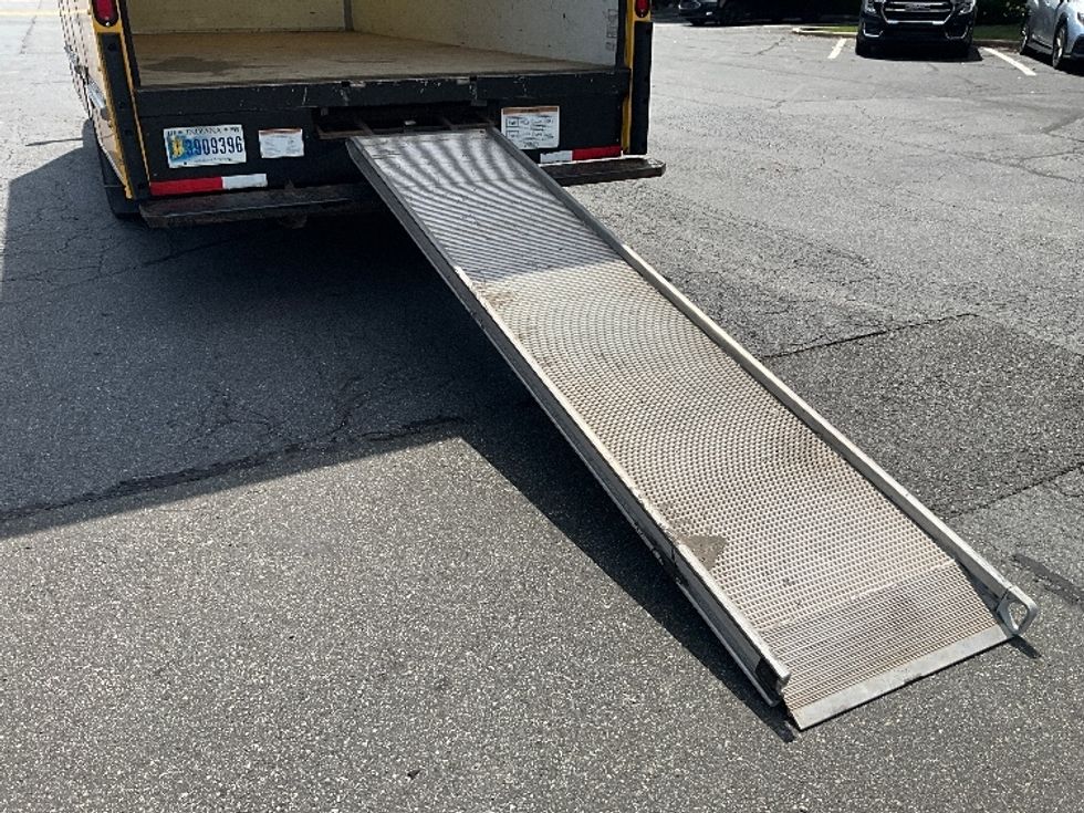 Light Duty Box Truck-Light and Medium Duty Trucks-Ford-2022-E350-Reading-PA-130,133\n\t\tmiles-$ 22,750 - Image 9