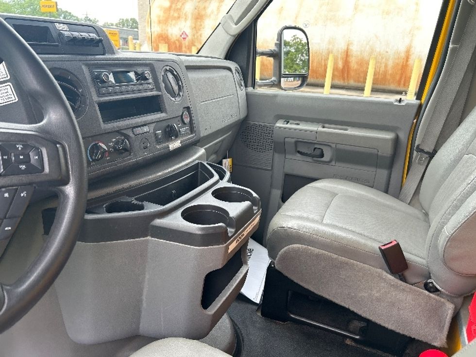 Light Duty Box Truck-Light and Medium Duty Trucks-Ford-2022-E350-Richland-MS-119,762\n\t\tmiles-$ 24,750 - Image 14
