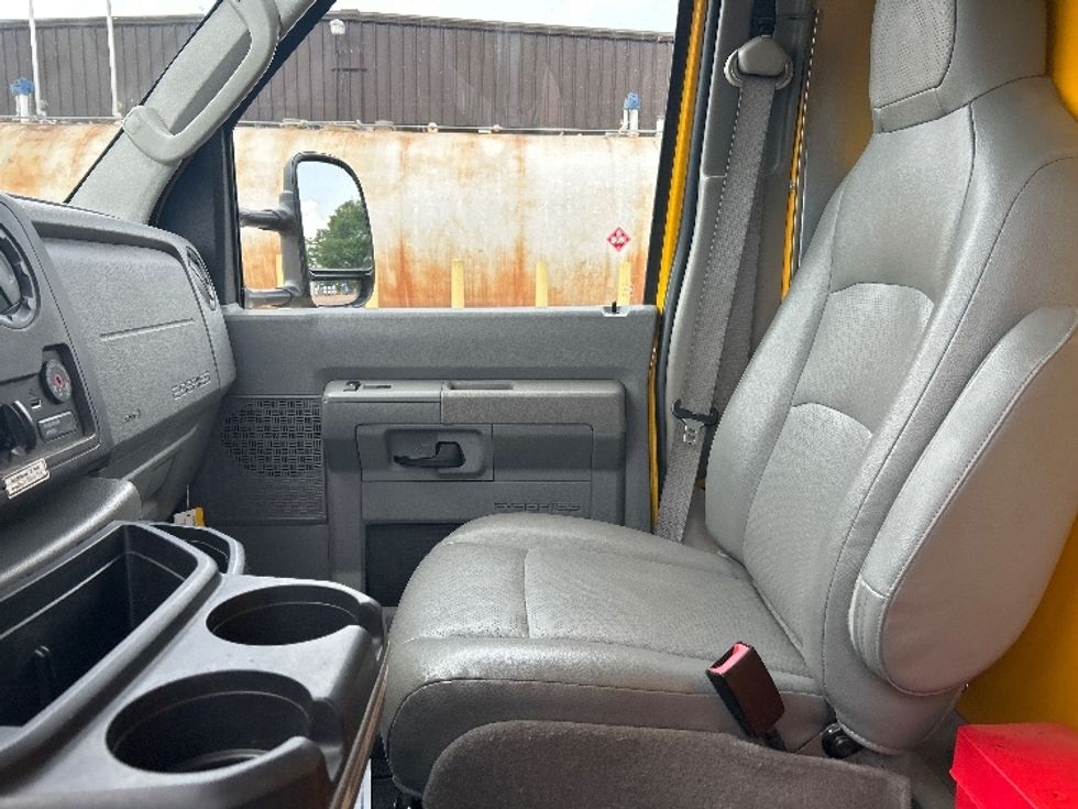 Light Duty Box Truck-Light and Medium Duty Trucks-Ford-2022-E350-Richland-MS-119,762\n\t\tmiles-$ 24,750 - Image 16