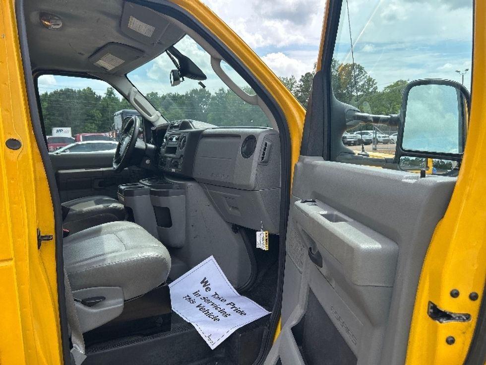 Light Duty Box Truck-Light and Medium Duty Trucks-Ford-2022-E350-Richland-MS-119,762\n\t\tmiles-$ 24,750 - Image 17