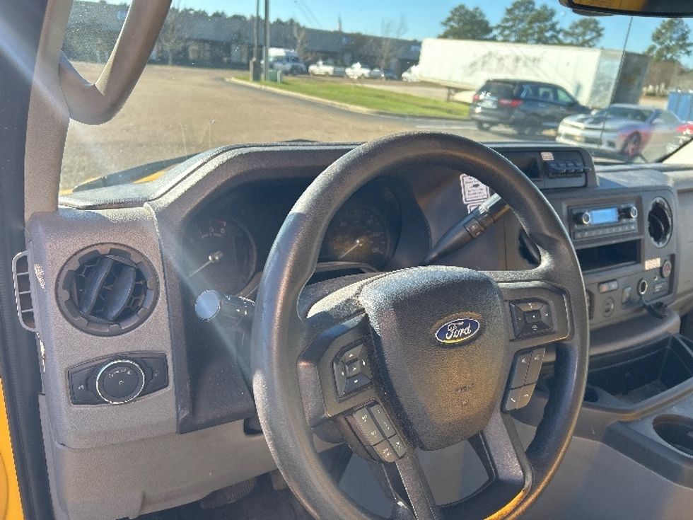 Light Duty Box Truck-Light and Medium Duty Trucks-Ford-2022-E350-Richland-MS-93,650\n\t\tmiles-$ 28,500 - Image 17