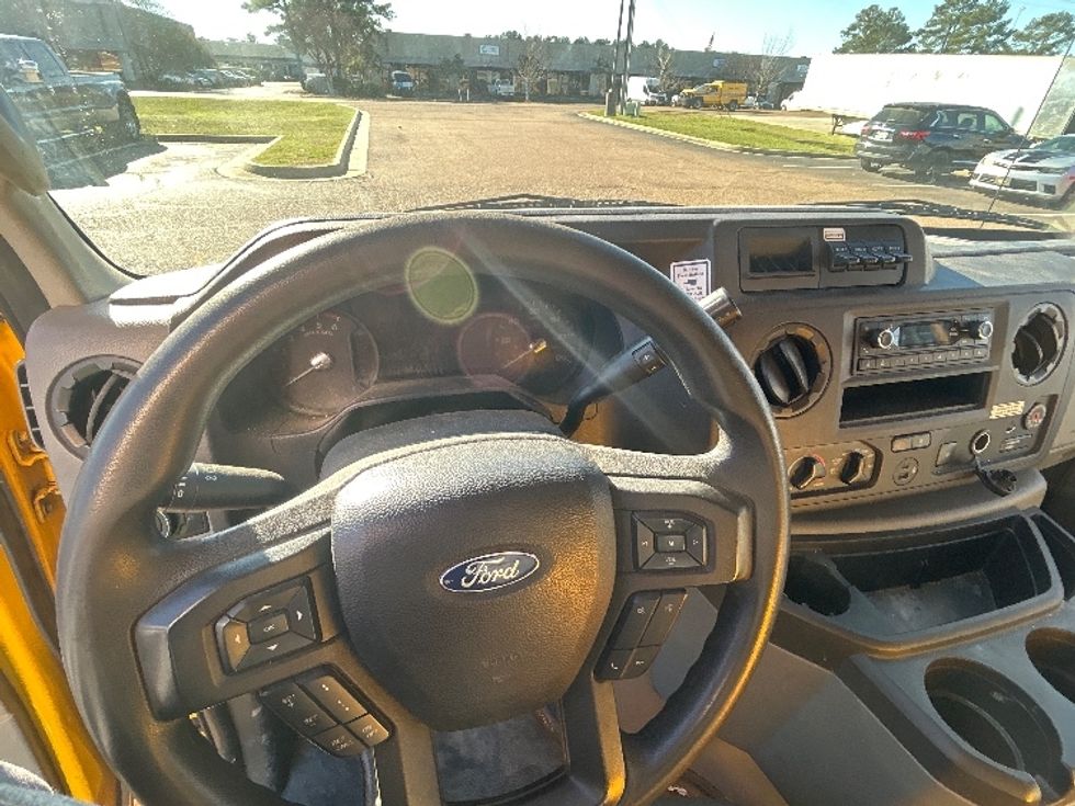 Light Duty Box Truck-Light and Medium Duty Trucks-Ford-2022-E350-Richland-MS-93,650\n\t\tmiles-$ 28,500 - Image 18
