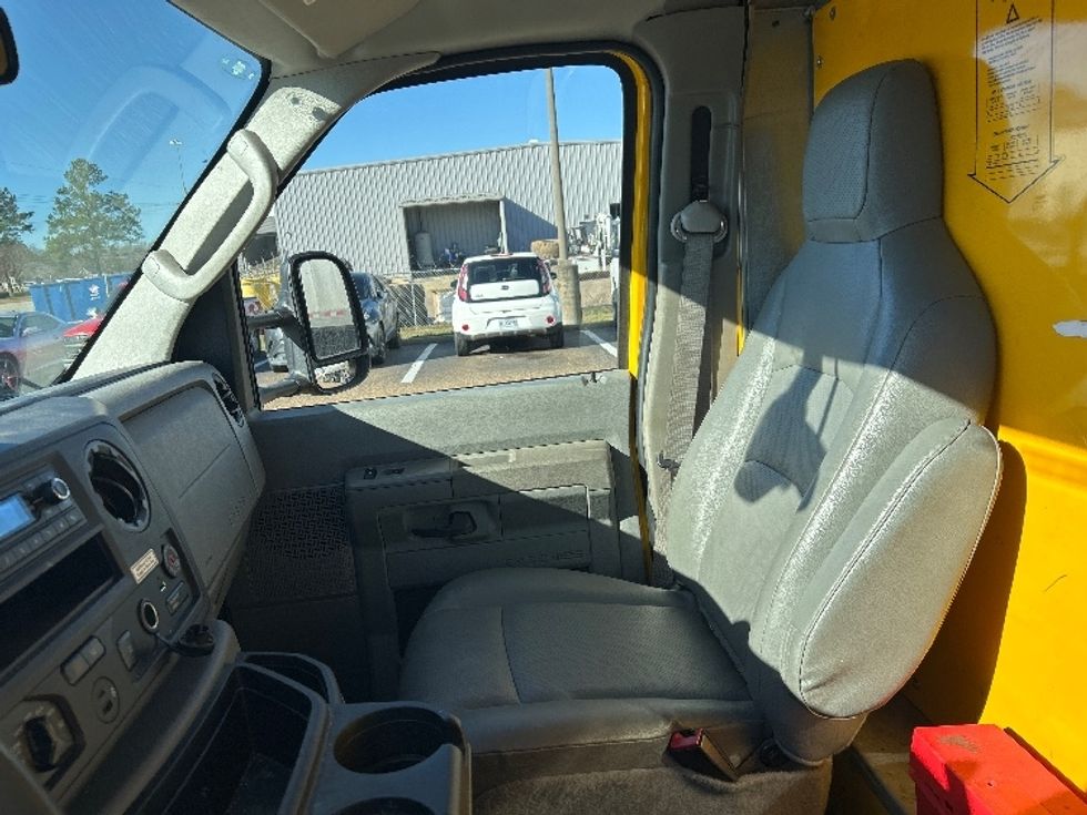 Light Duty Box Truck-Light and Medium Duty Trucks-Ford-2022-E350-Richland-MS-93,650\n\t\tmiles-$ 28,500 - Image 19