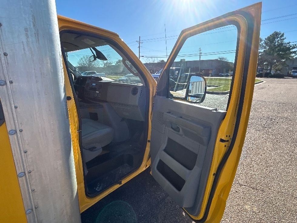 Light Duty Box Truck-Light and Medium Duty Trucks-Ford-2022-E350-Richland-MS-93,650\n\t\tmiles-$ 28,500 - Image 20