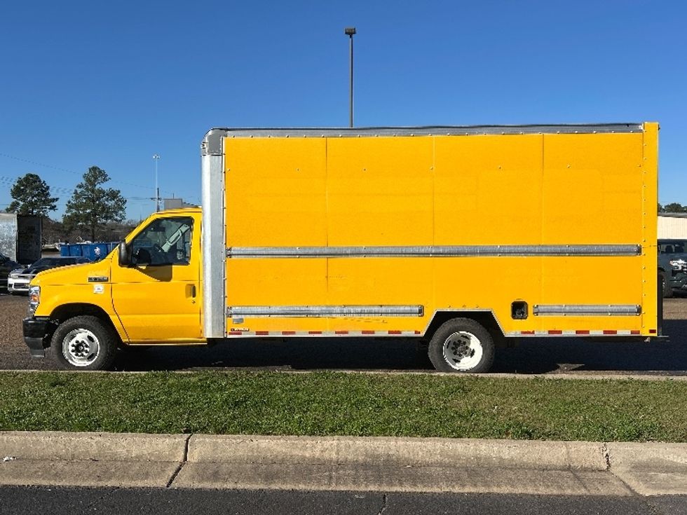 Light Duty Box Truck-Light and Medium Duty Trucks-Ford-2022-E350-Richland-MS-93,650\n\t\tmiles-$ 28,500 - Image 4