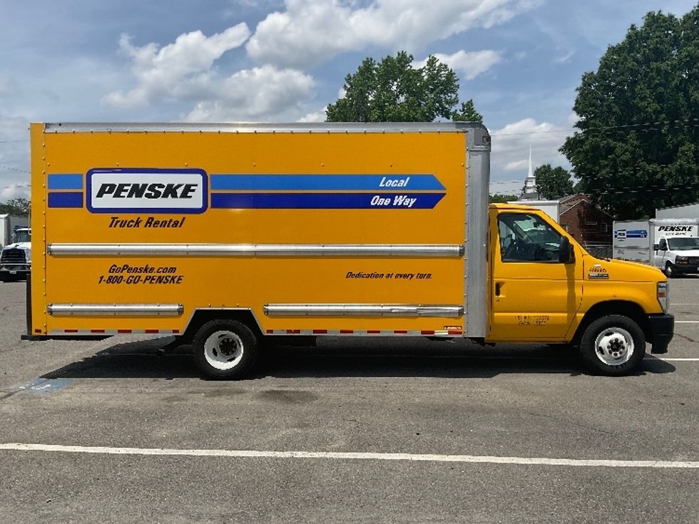 Light Duty Box Truck-Light and Medium Duty Trucks-Ford-2022-E350-Richmond-VA-120,203\n\t\tmiles-$ 30,250 - Image 14