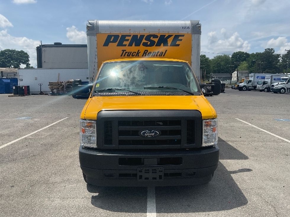 Light Duty Box Truck-Light and Medium Duty Trucks-Ford-2022-E350-Richmond-VA-120,203\n\t\tmiles-$ 30,250 - Image 2