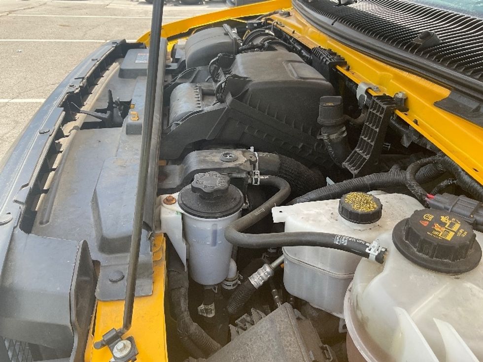 Light Duty Box Truck-Light and Medium Duty Trucks-Ford-2022-E350-Richmond-VA-120,203\n\t\tmiles-$ 30,250 - Image 23