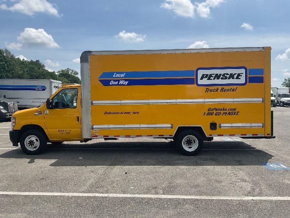 Light Duty Box Truck-Light and Medium Duty Trucks-Ford-2022-E350-Richmond-VA-120,203\n\t\tmiles-$ 30,250 - Image 4