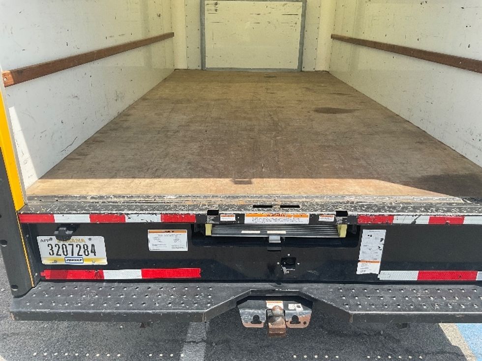 Light Duty Box Truck-Light and Medium Duty Trucks-Ford-2022-E350-Richmond-VA-120,203\n\t\tmiles-$ 30,250 - Image 9