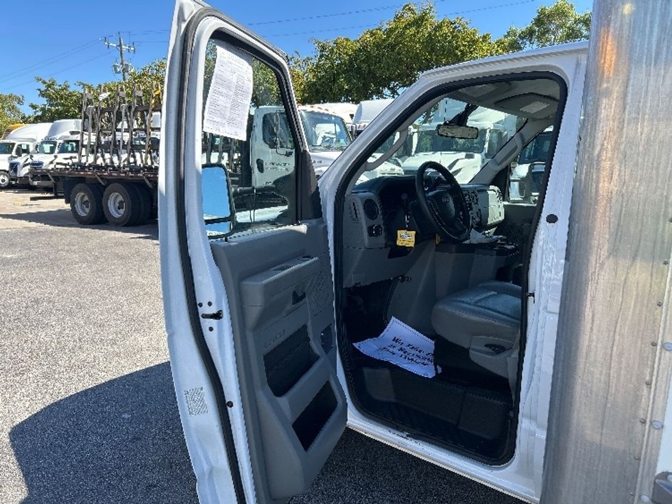 Light Duty Box Truck-Light and Medium Duty Trucks-Ford-2022-E350-Riviera Beach-FL-69,571\n\t\tmiles-$ 38,750 - Image 13