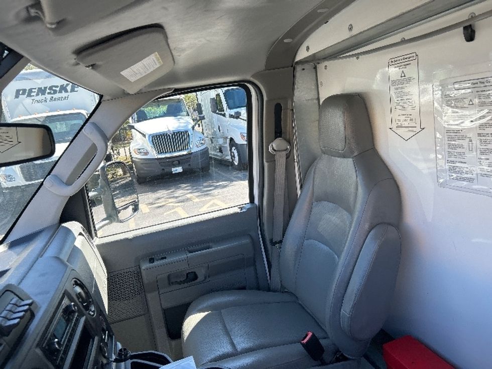 Light Duty Box Truck-Light and Medium Duty Trucks-Ford-2022-E350-Riviera Beach-FL-69,571\n\t\tmiles-$ 38,750 - Image 16
