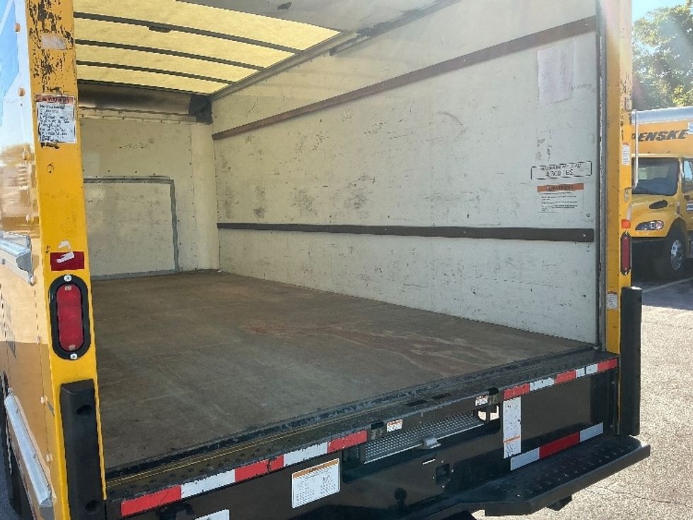 Light Duty Box Truck-Light and Medium Duty Trucks-Ford-2022-E350-Riviera Beach-FL-88,744\n\t\tmiles-$ 30,500 - Image 11