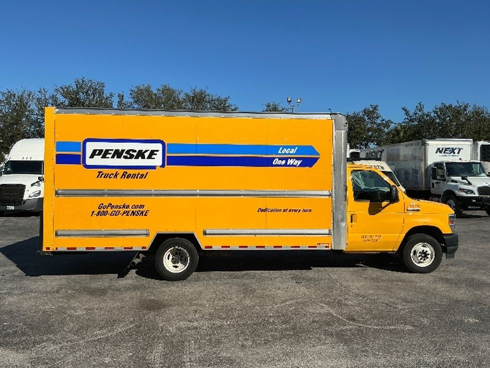 Light Duty Box Truck-Light and Medium Duty Trucks-Ford-2022-E350-Riviera Beach-FL-88,744\n\t\tmiles-$ 30,500 - Image 13