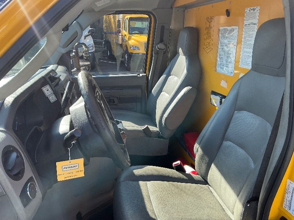 Light Duty Box Truck-Light and Medium Duty Trucks-Ford-2022-E350-Riviera Beach-FL-89,038\n\t\tmiles-$ 30,500 - Image 15