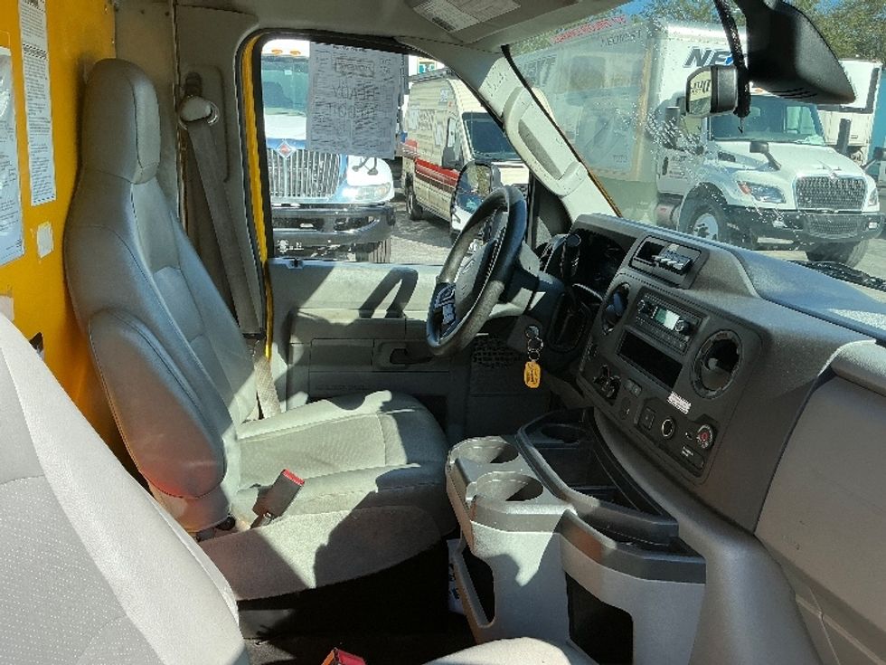 Light Duty Box Truck-Light and Medium Duty Trucks-Ford-2022-E350-Riviera Beach-FL-89,038\n\t\tmiles-$ 30,500 - Image 20