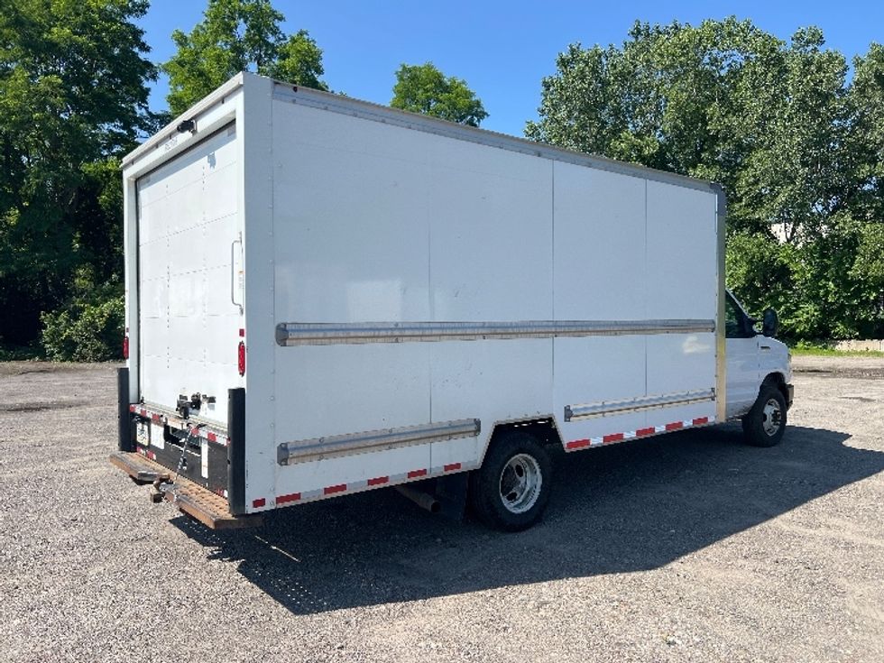 Light Duty Box Truck-Light and Medium Duty Trucks-Ford-2022-E350-Rochester-NY-102,546\n\t\tmiles-$ 28,250 - Image 13