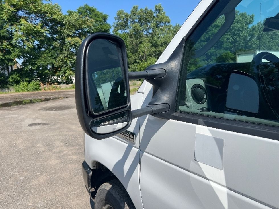 Light Duty Box Truck-Light and Medium Duty Trucks-Ford-2022-E350-Rochester-NY-102,546\n\t\tmiles-$ 28,250 - Image 25