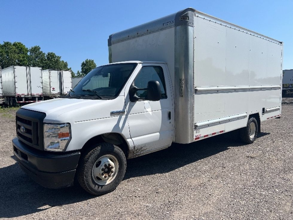 Light Duty Box Truck-Light and Medium Duty Trucks-Ford-2022-E350-Rochester-NY-102,546\n\t\tmiles-$ 28,250 - Image 3