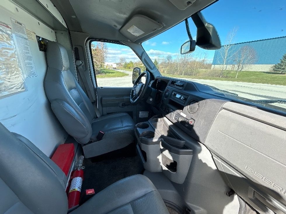 Light Duty Box Truck-Light and Medium Duty Trucks-Ford-2022-E350-Rochester-NY-116,896\n\t\tmiles-$ 27,250 - Image 20
